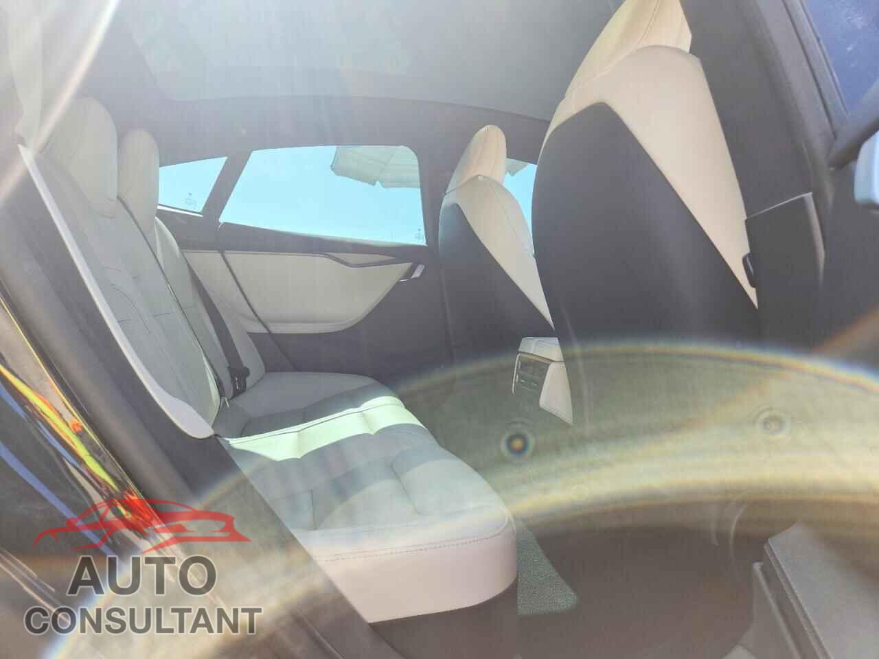 TESLA MODEL S 2021 - 5YJSA1E29MF425715