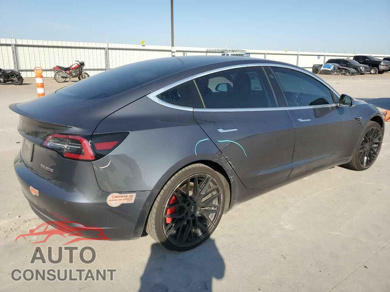 TESLA MODEL 3 2020 - 5YJ3E1EC3LF641009