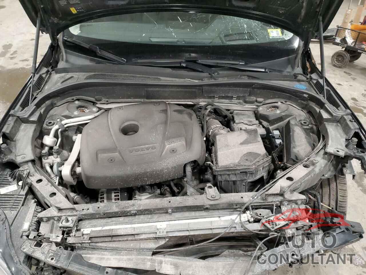 VOLVO XC60 2021 - YV4A22RL9M1864257