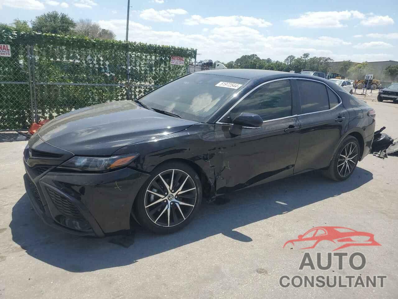 TOYOTA CAMRY 2022 - 4T1G11AK4NU677744