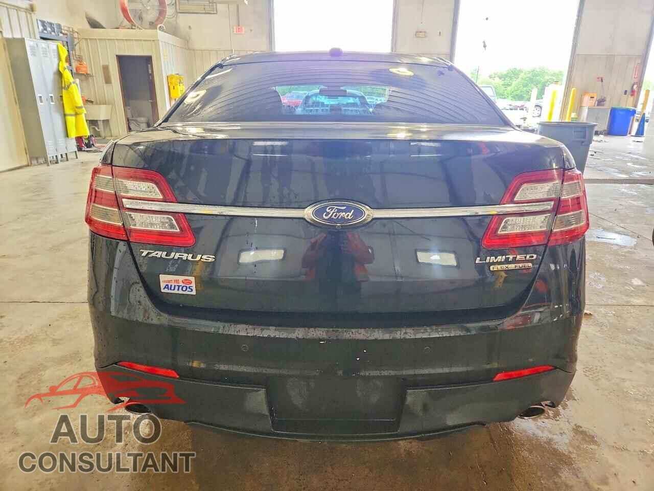FORD TAURUS 2017 - 1FAHP2F84HG113207
