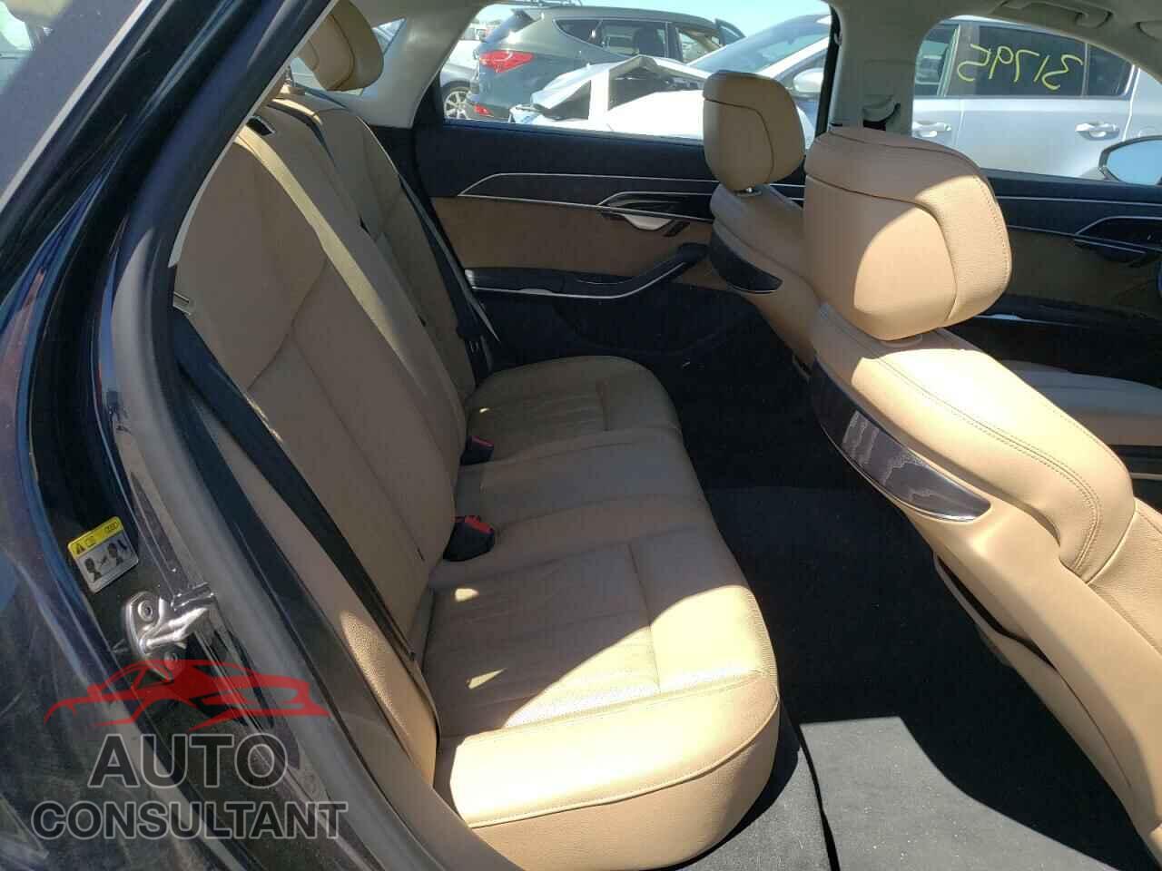 AUDI A8 2019 - WAU8DAF84KN016621