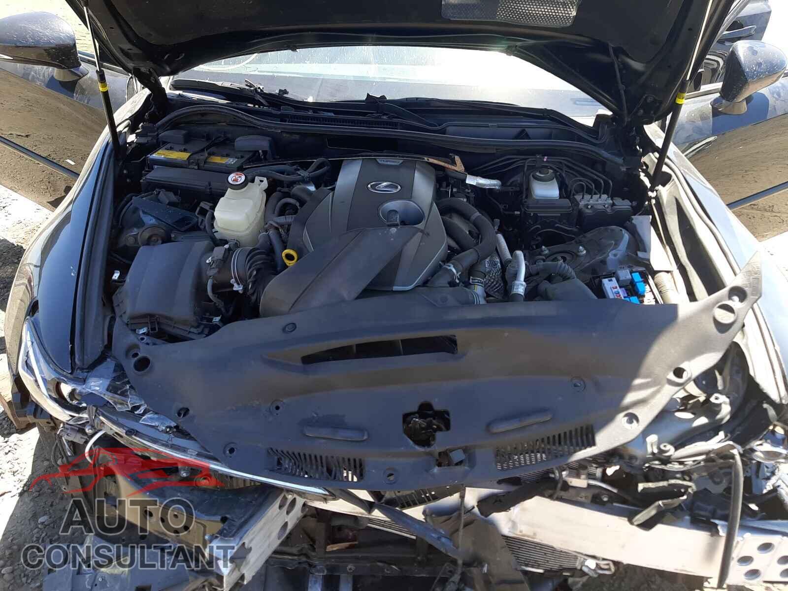 LEXUS IS 2018 - JTHBA1D23J5080906