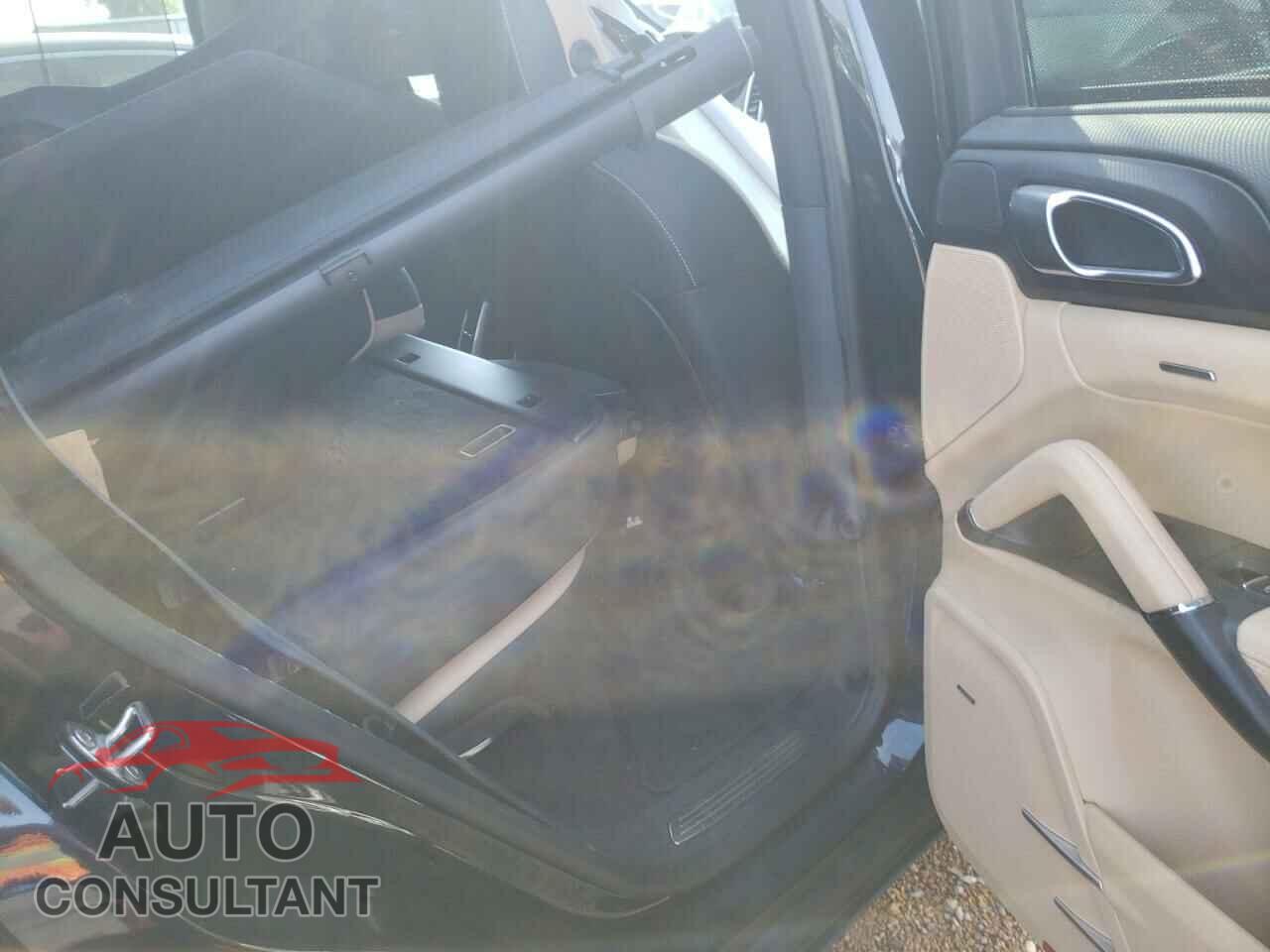 PORSCHE CAYENNE 2016 - WP1AA2A29GKA37266