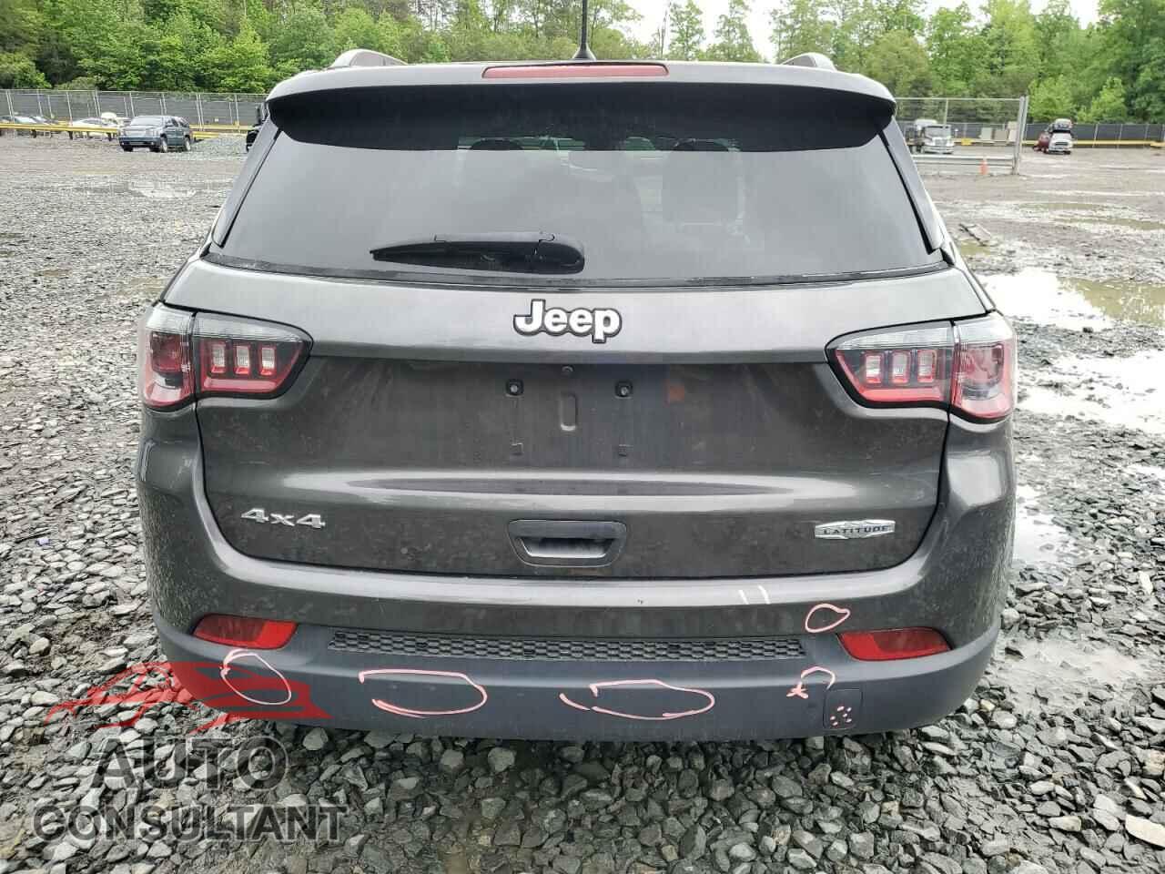 JEEP COMPASS 2018 - 3C4NJDBB9JT283012