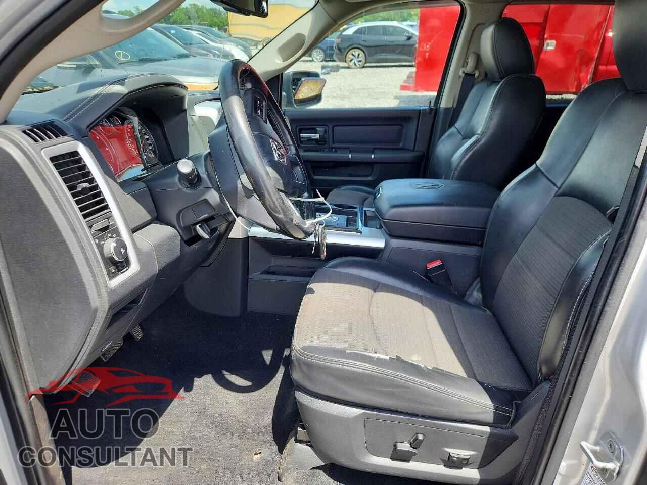 DODGE RAM 1500 2012 - 1C6RD7MT9CS187635