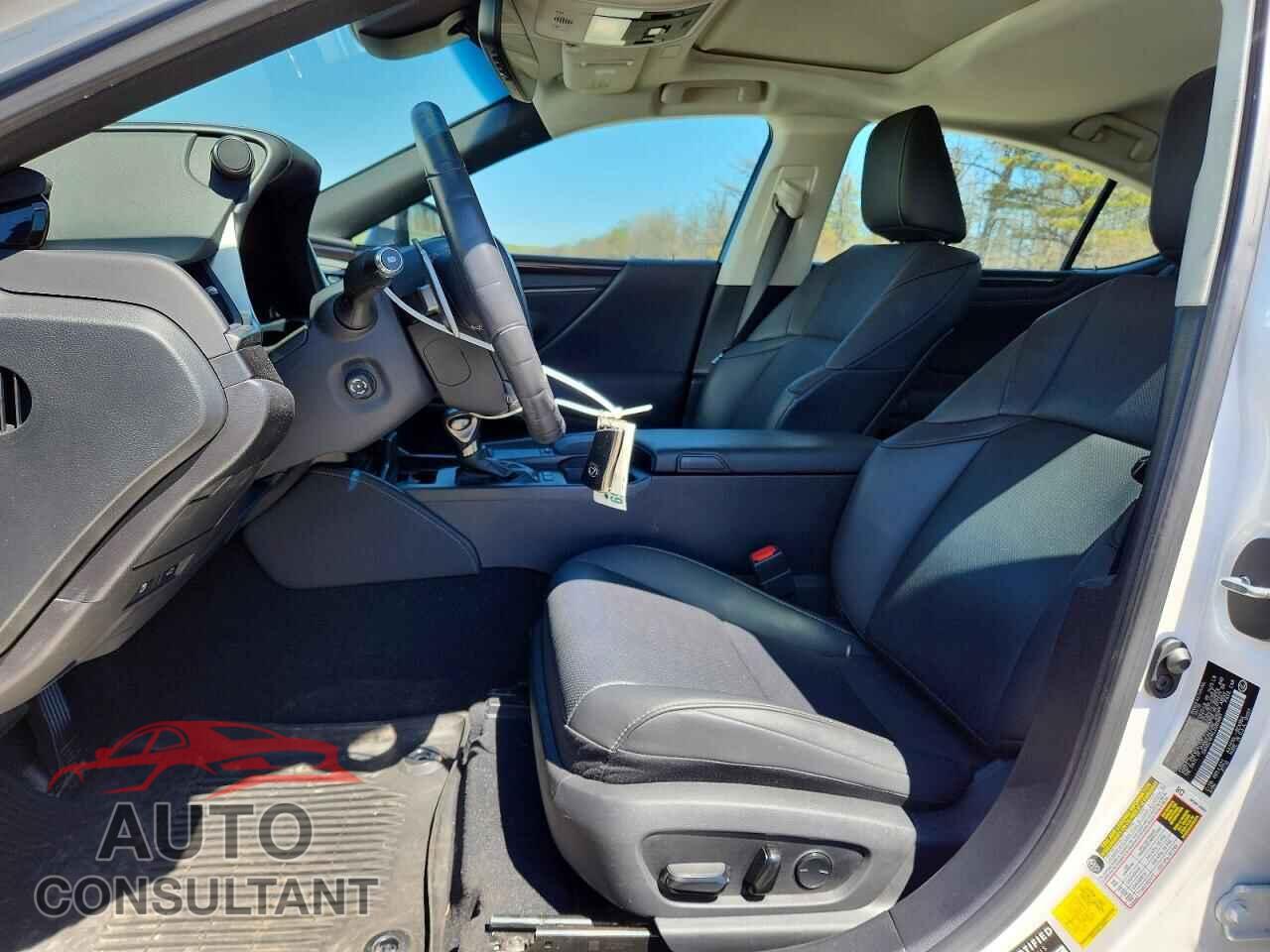 LEXUS ES300 2020 - 58AD21B14LU005601