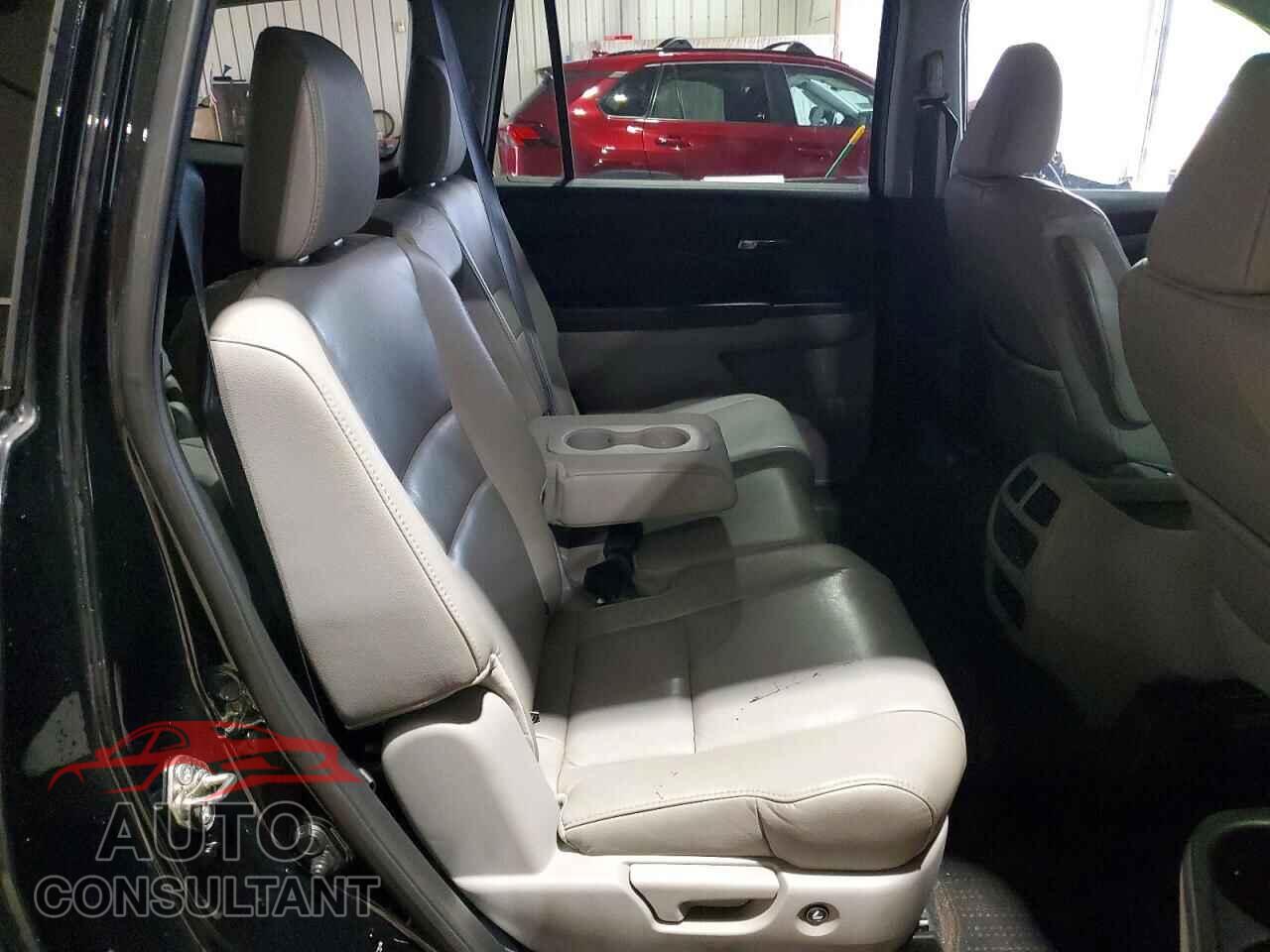 HONDA PILOT 2017 - 5FNYF6H56HB019072