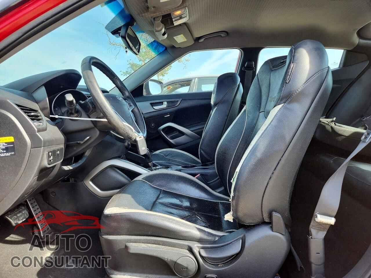 HYUNDAI VELOSTER 2013 - KMHTC6AE2DU128218