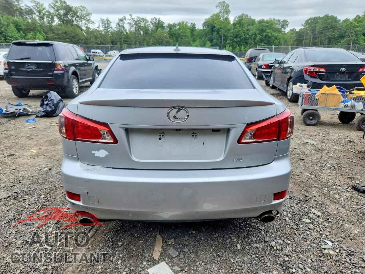 LEXUS IS 2011 - JTHCF5C20B5049385