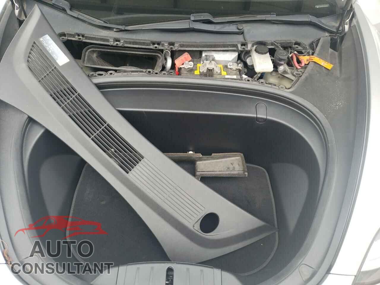 TESLA MODEL 3 2018 - 5YJ3E1EA4JF040364