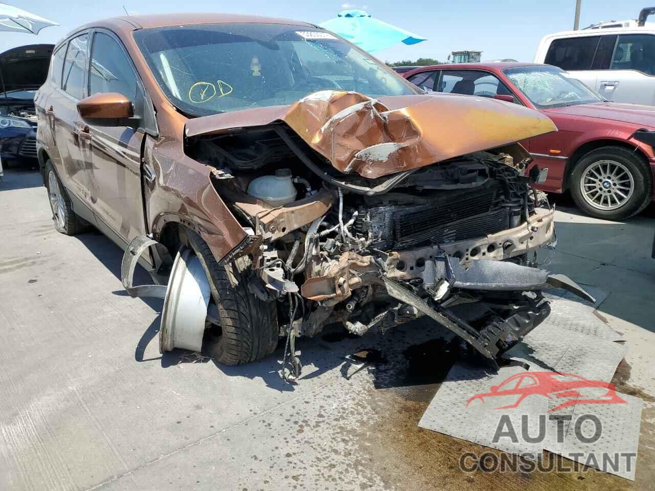 FORD ESCAPE 2017 - 1FMCU0GD2HUA41112