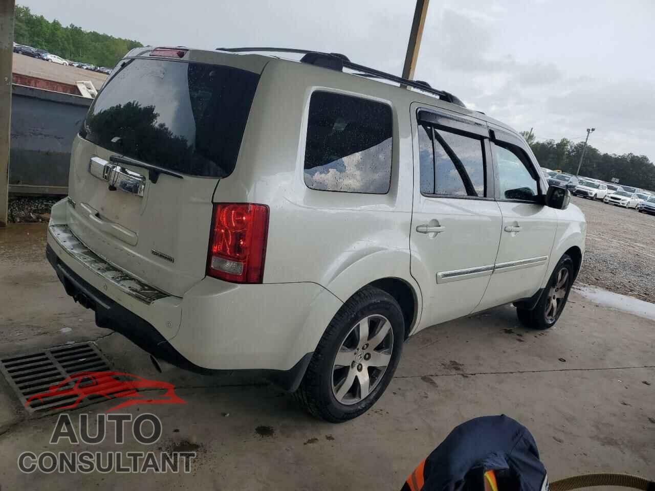 HONDA PILOT 2013 - 5FNYF3H95DB012660