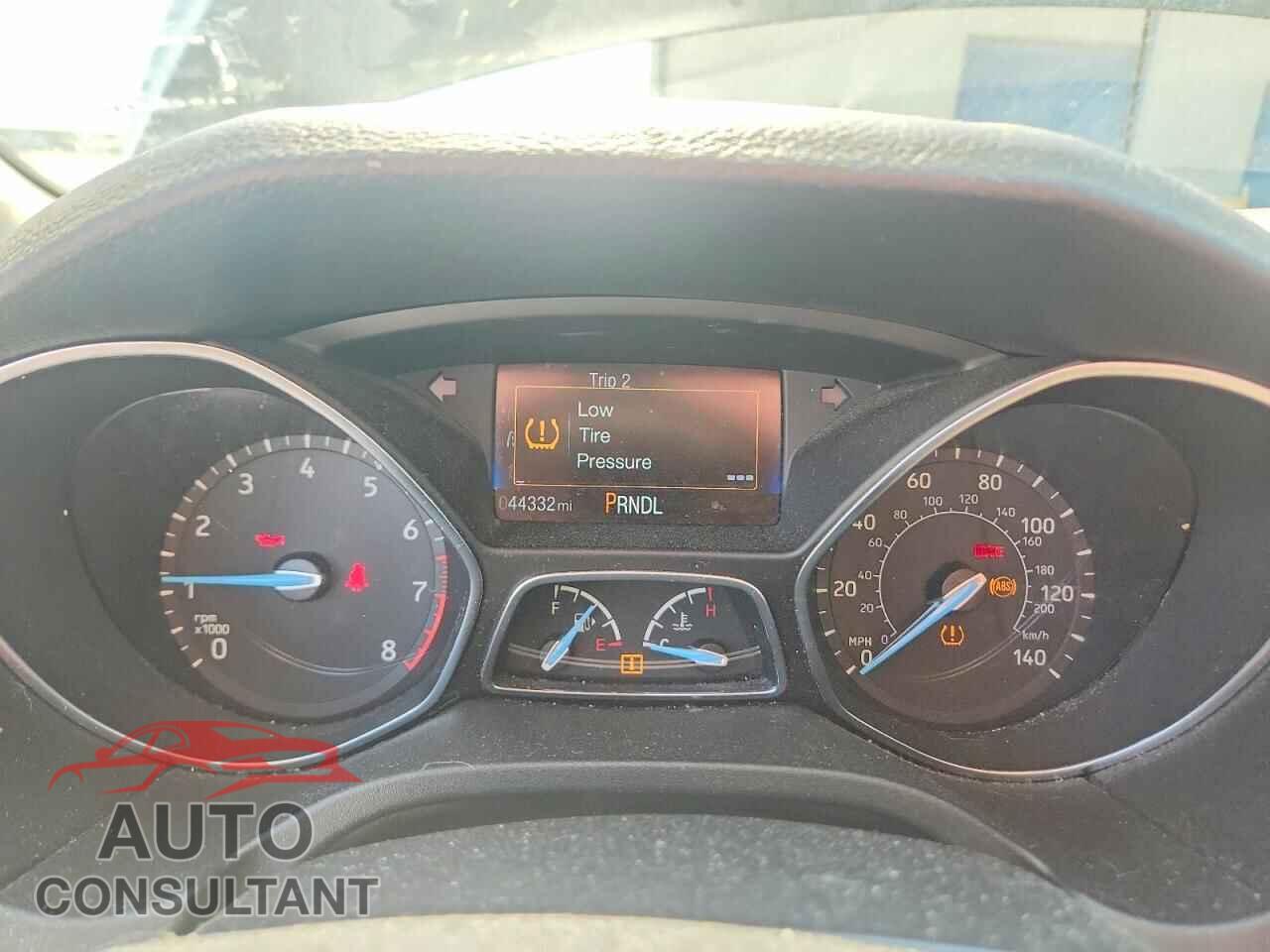 FORD FOCUS 2017 - 1FADP3E24HL332483
