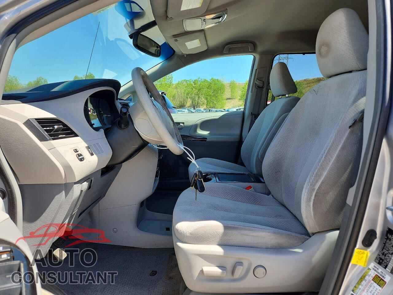 TOYOTA All Models 2013 - 5TDKK3DC8DS285252