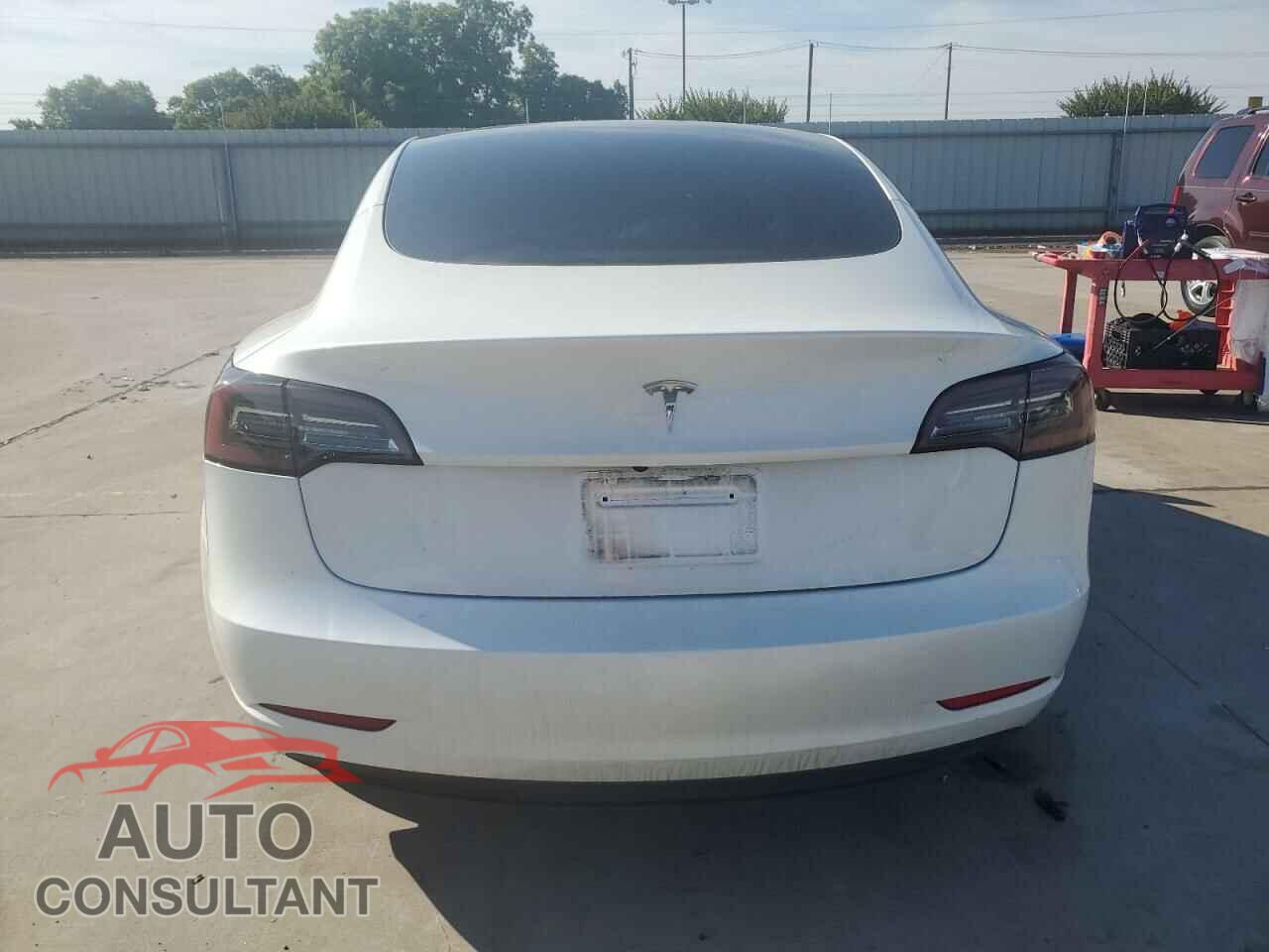 TESLA MODEL 3 2023 - 5YJ3E1EA4PF493893