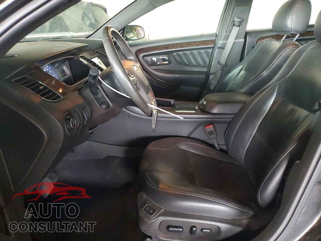 FORD TAURUS 2019 - 1FAHP2F89KG116448