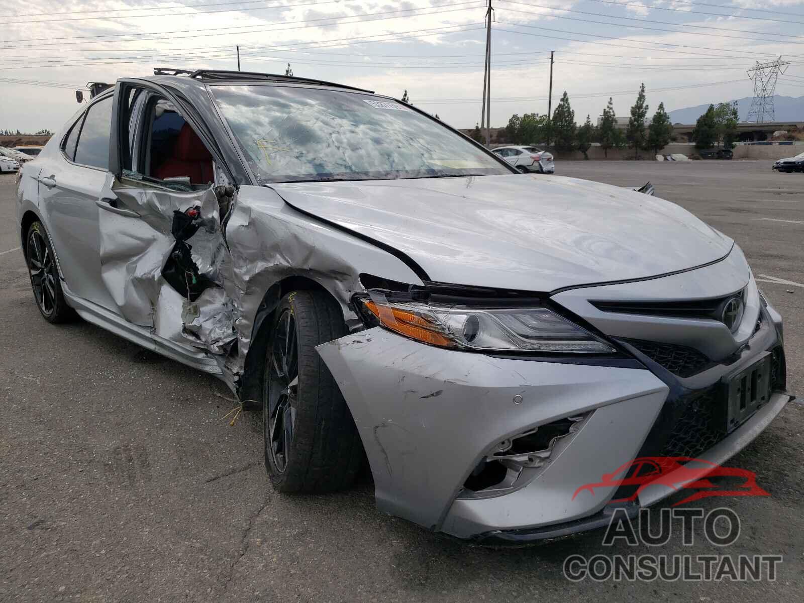 TOYOTA CAMRY 2018 - 4T1B61HK6JU022190