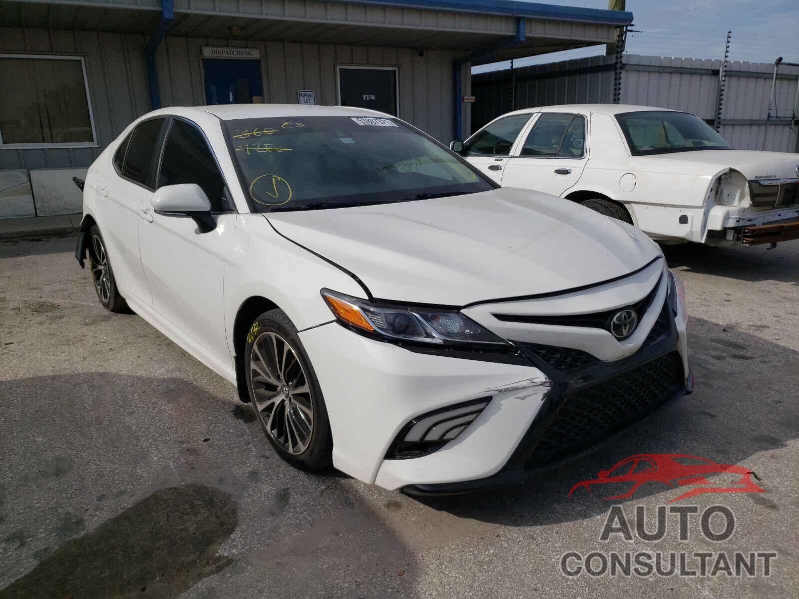 TOYOTA CAMRY 2018 - 4T1B11HK9JU027673
