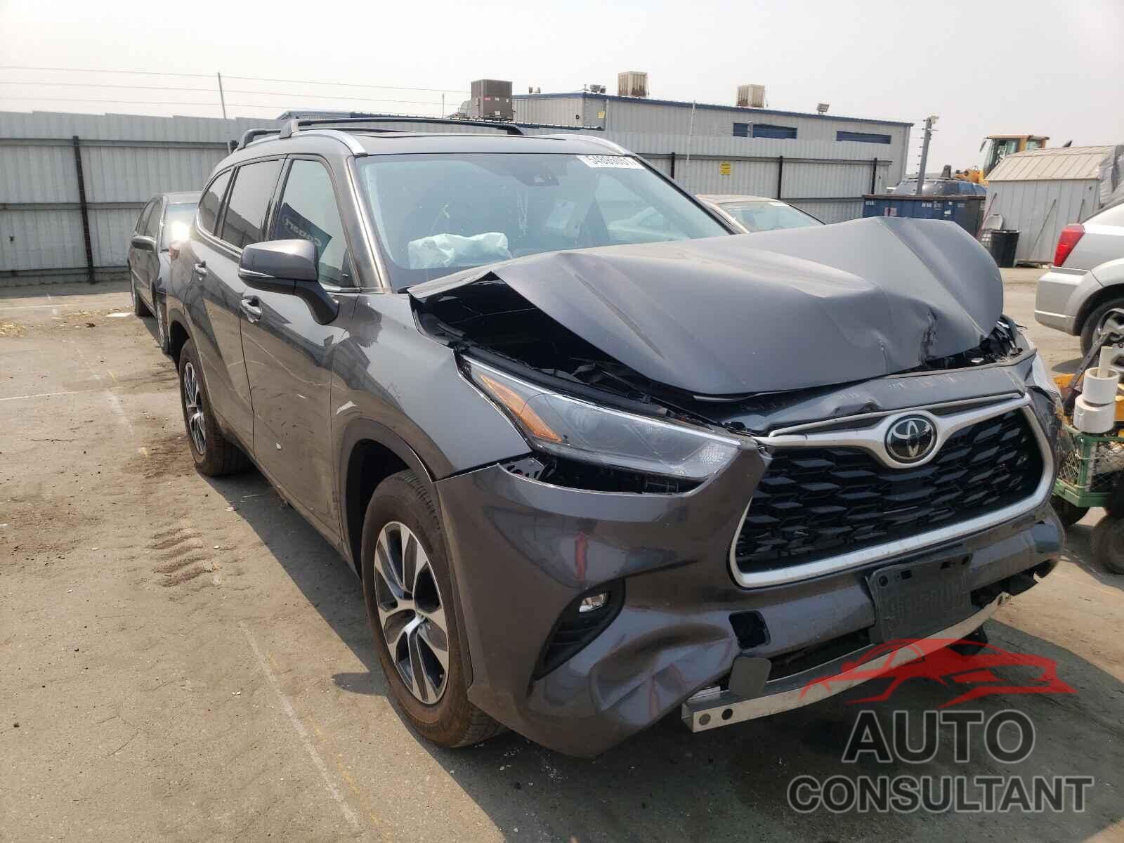 TOYOTA HIGHLANDER 2021 - 5TDHZRAHXMS031504
