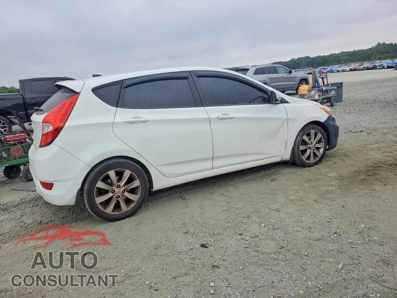 HYUNDAI ACCENT 2014 - KMHCU5AE7EU183630