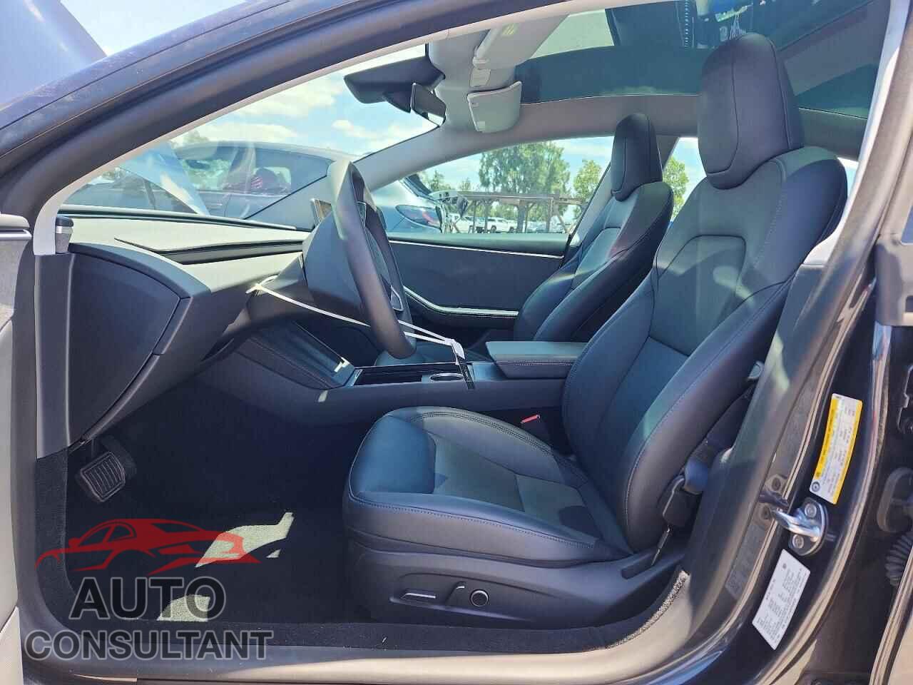 TESLA MODEL 3 2025 - 5YJ3E1EA6SF048435