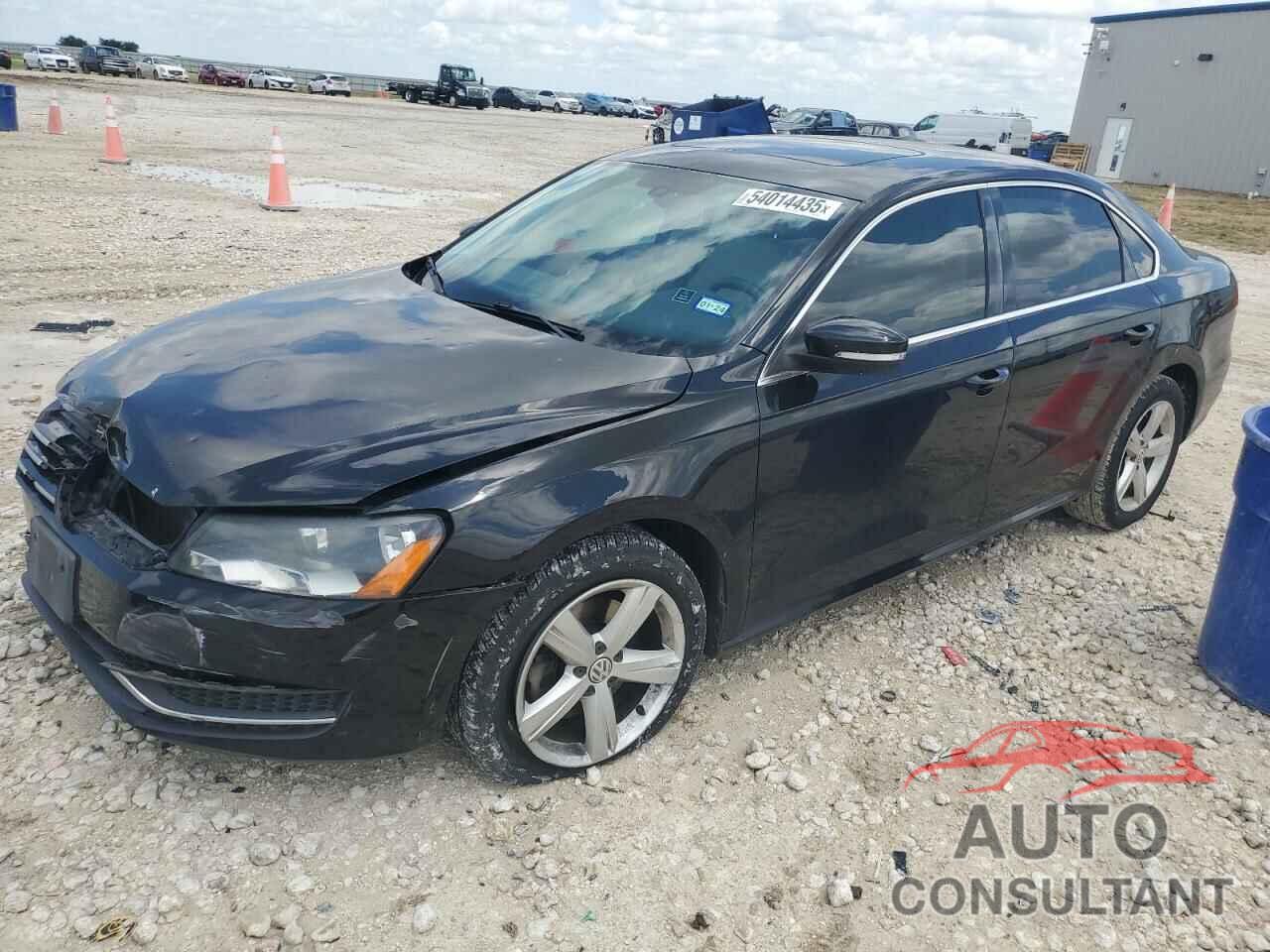 VOLKSWAGEN PASSAT 2013 - 1VWBH7A37DC081311