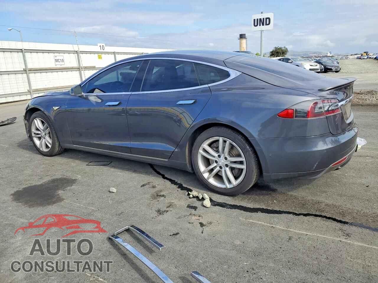 TESLA MODEL S 2015 - 5YJSA1H17FF098172