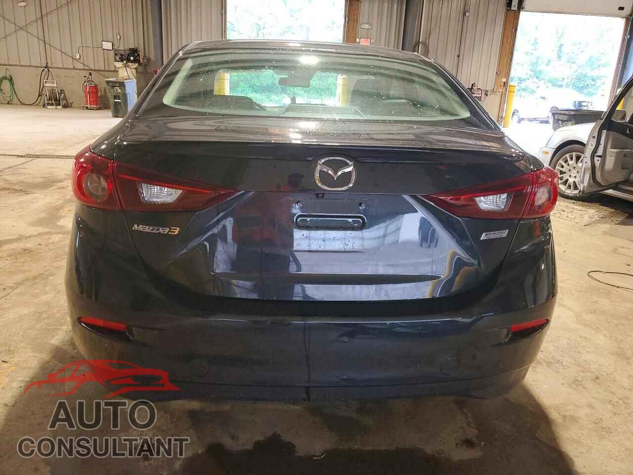 MAZDA 3 2018 - 3MZBN1V35JM188125