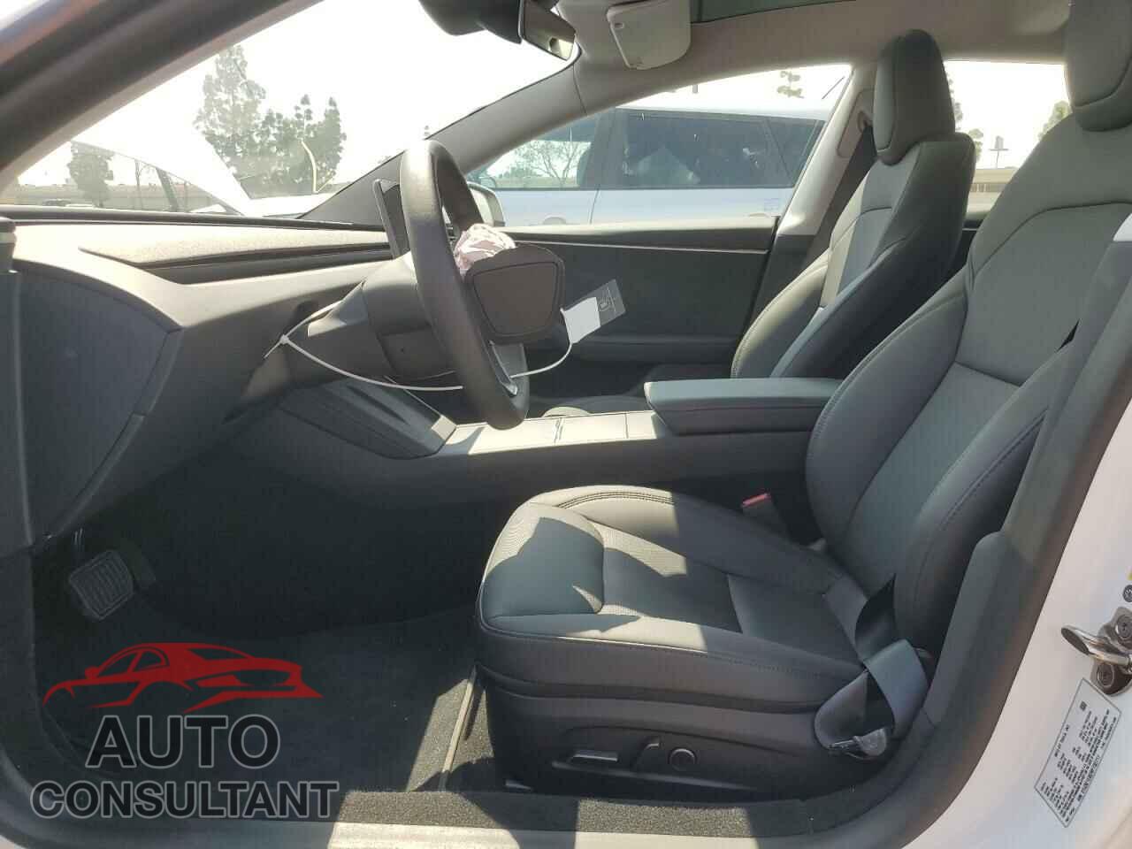 TESLA MODEL 3 2024 - 5YJ3E1EB2RF732711