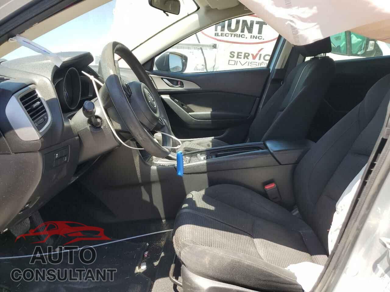 MAZDA 3 2017 - 3MZBN1U7XHM120109