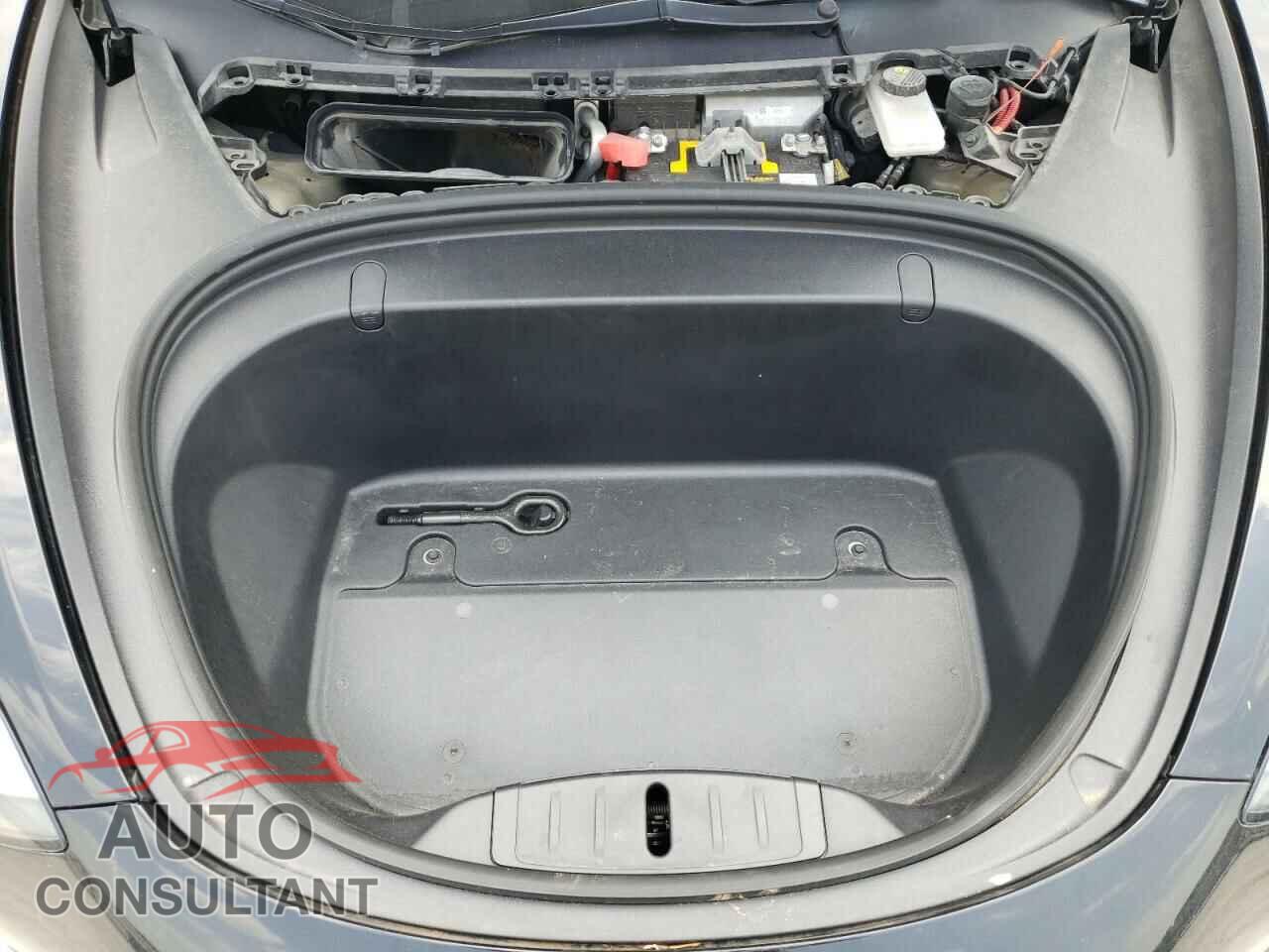 TESLA MODEL 3 2019 - 5YJ3E1EA8KF406375