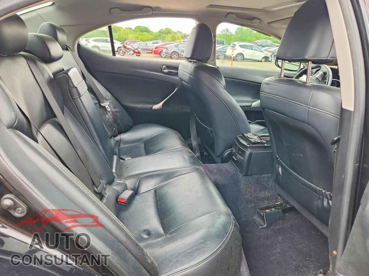 LEXUS IS 2011 - JTHCF5C24B5050104