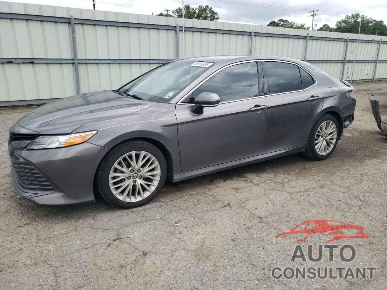 TOYOTA CAMRY 2018 - 4T1B11HK0JU115625