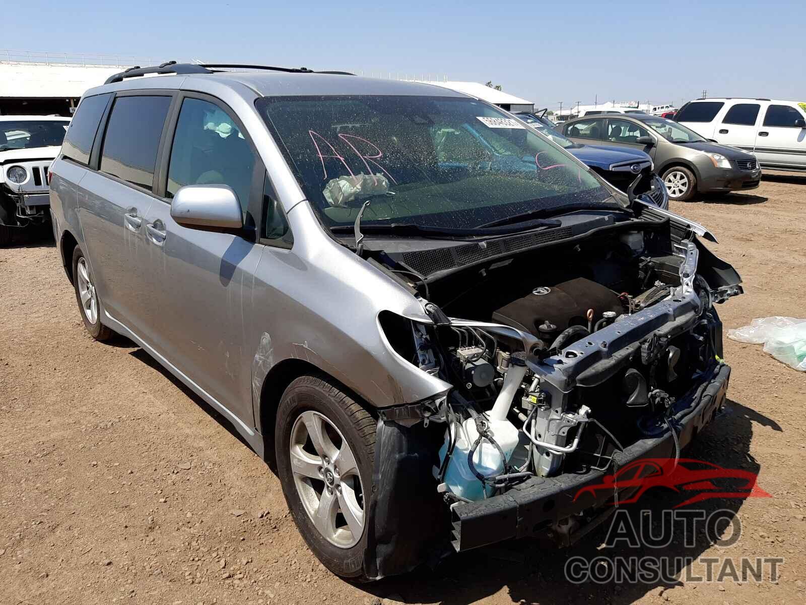 TOYOTA SIENNA 2018 - 5TDKZ3DC9JS964809