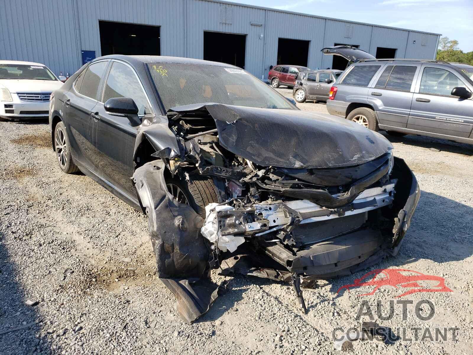 TOYOTA CAMRY 2018 - 4T1B11HK8JU025302