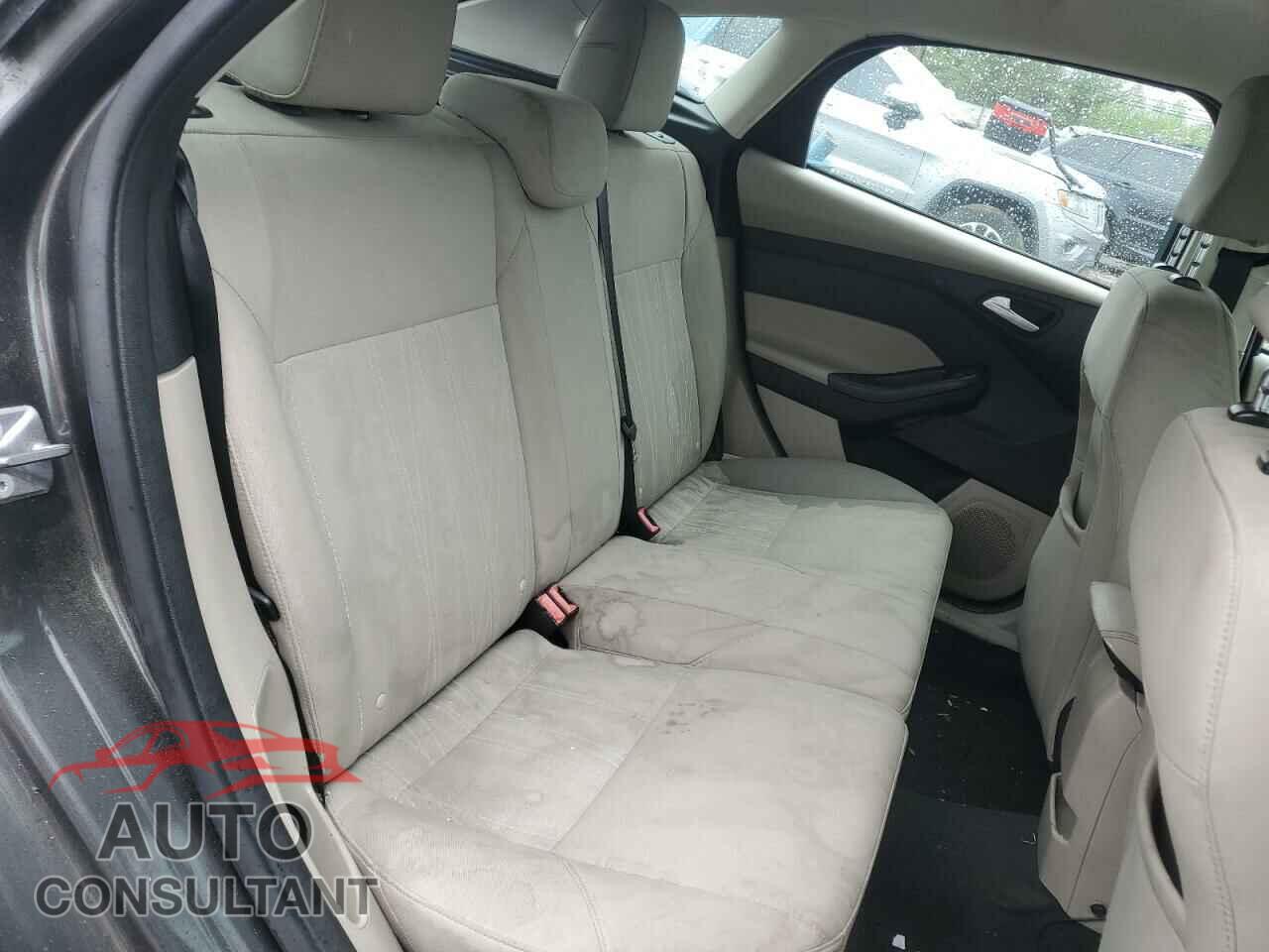 FORD FOCUS 2015 - 1FADP3K29FL351337