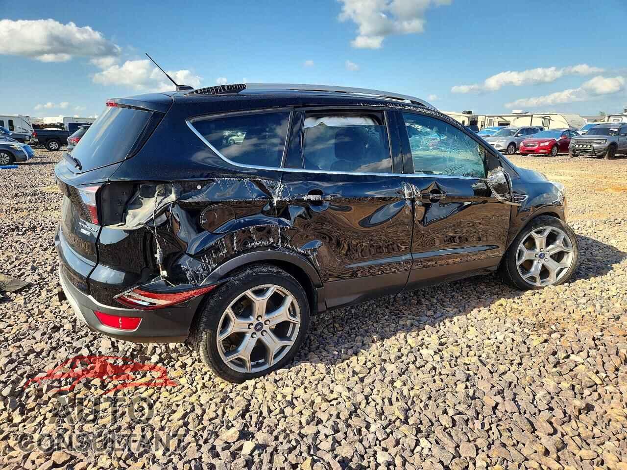 FORD ESCAPE 2017 - 1FMCU9J98HUC49892