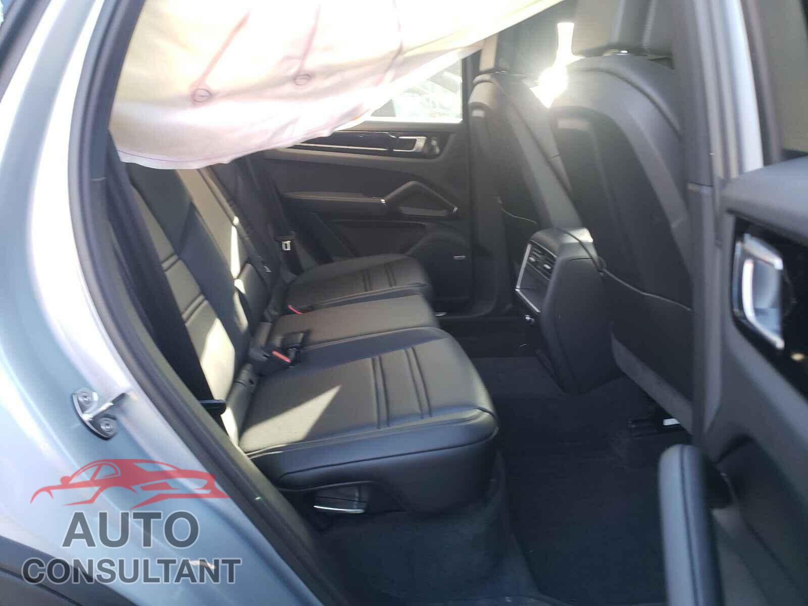 PORSCHE CAYENNE 2020 - WP1AA2AY7LDA04043