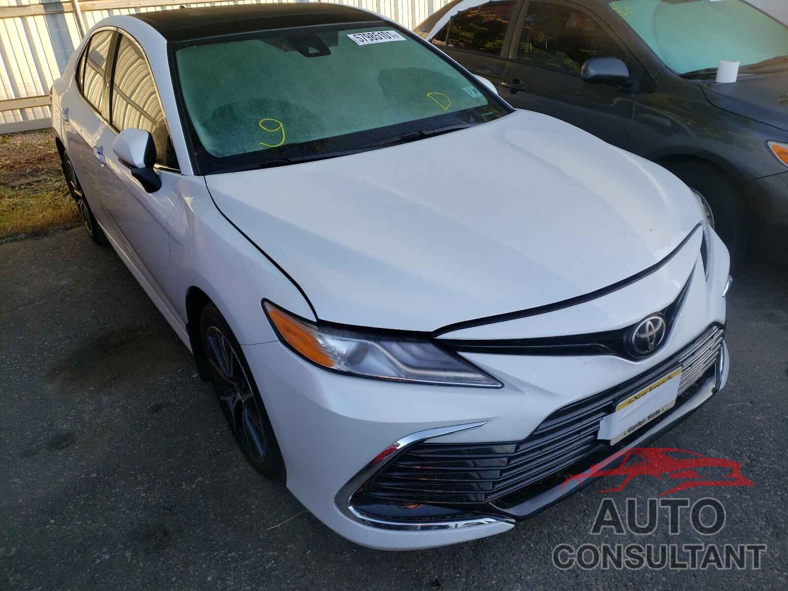 TOYOTA CAMRY 2021 - 4T1F11BK5MU035476