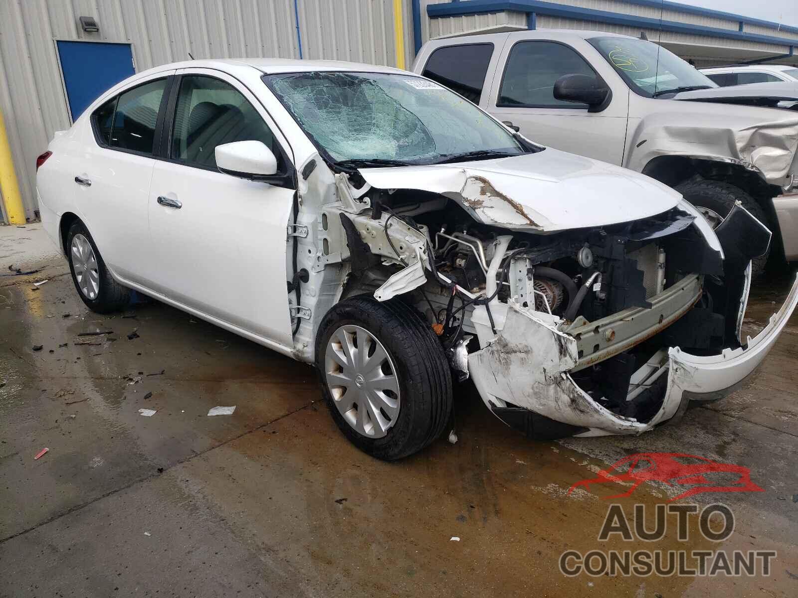 NISSAN VERSA 2017 - 3N1CN7AP7HL815932