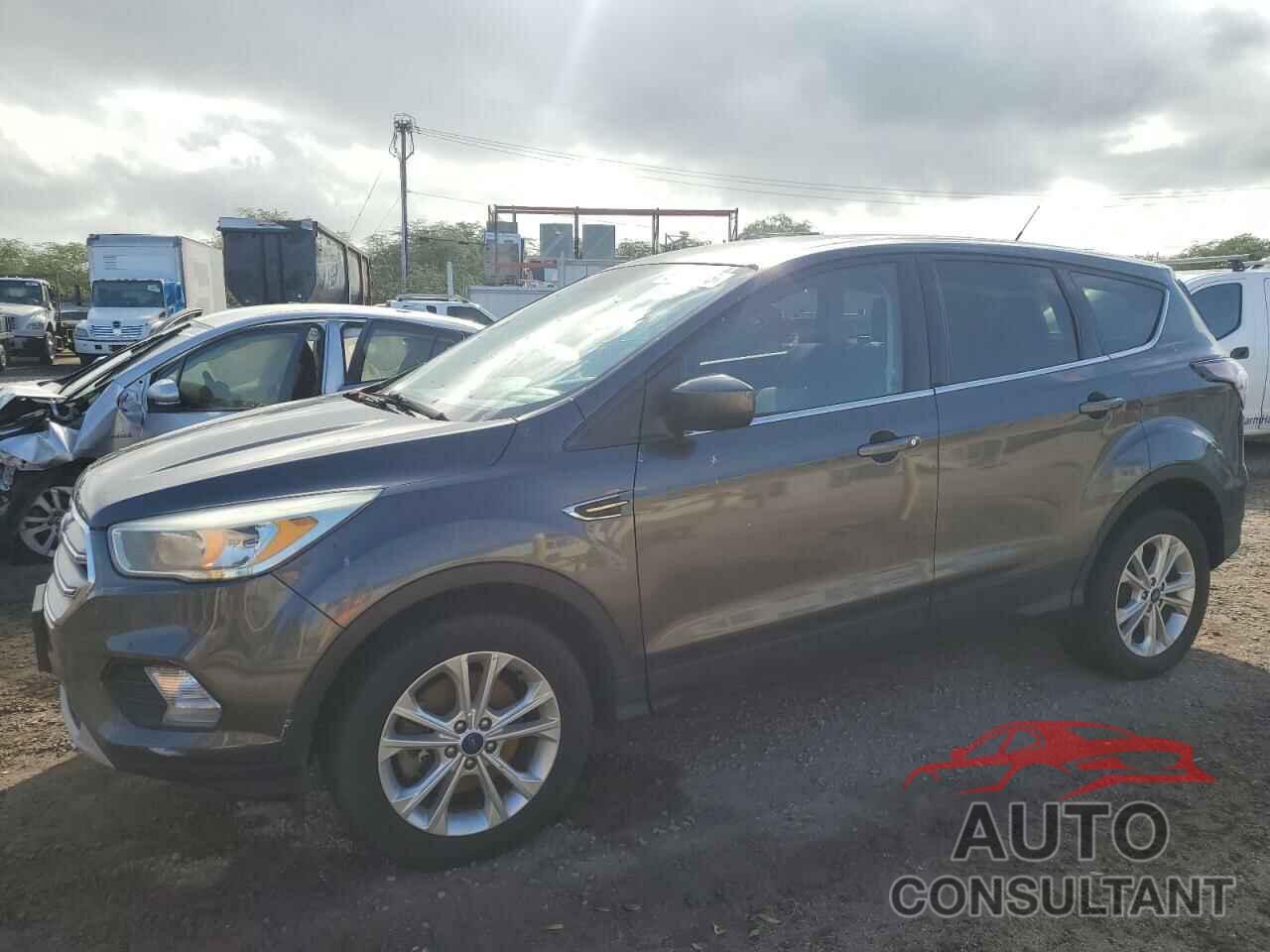 FORD ESCAPE 2017 - 1FMCU9GD4HUC12186