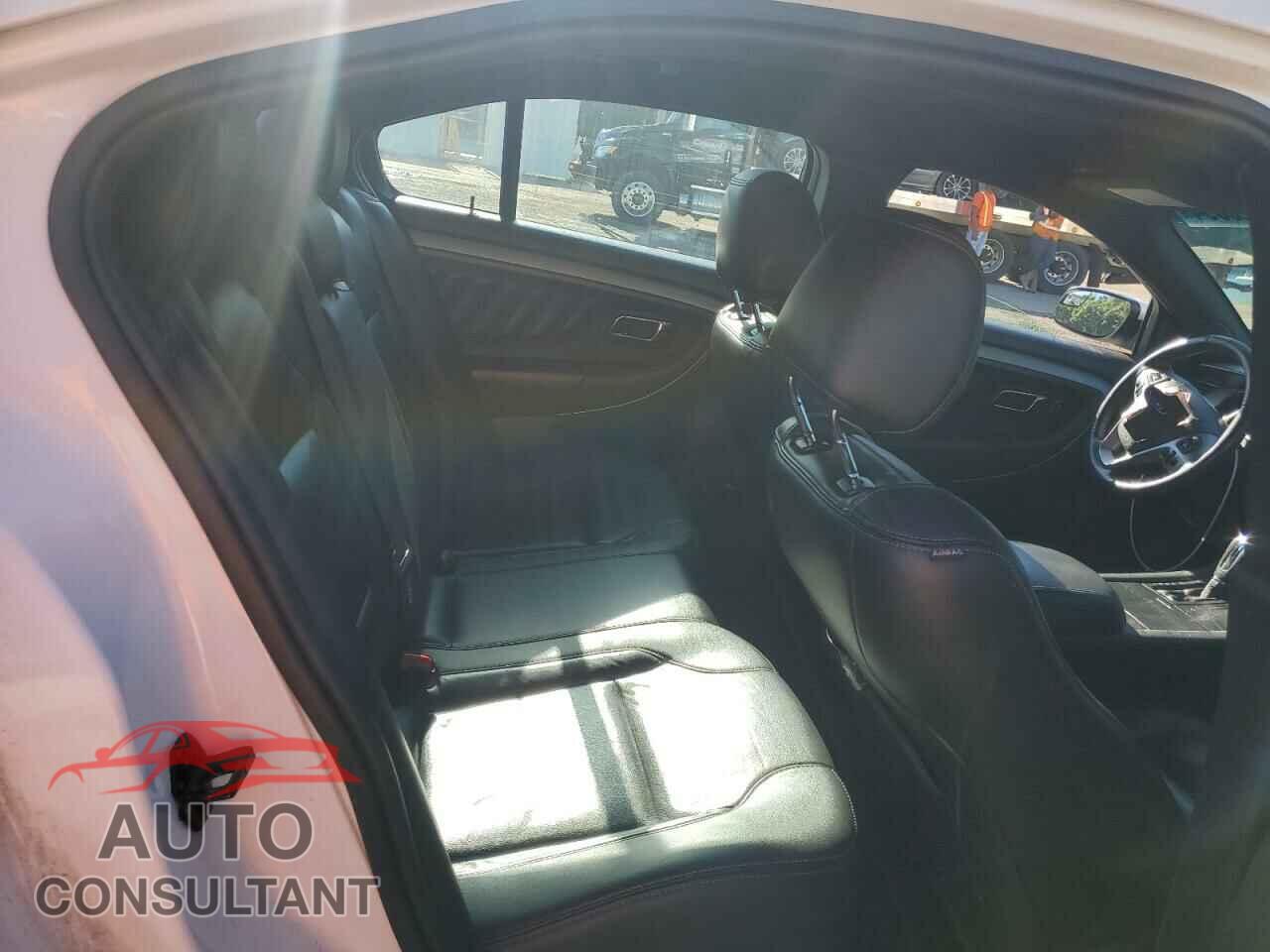 FORD TAURUS 2017 - 1FAHP2E80HG128630