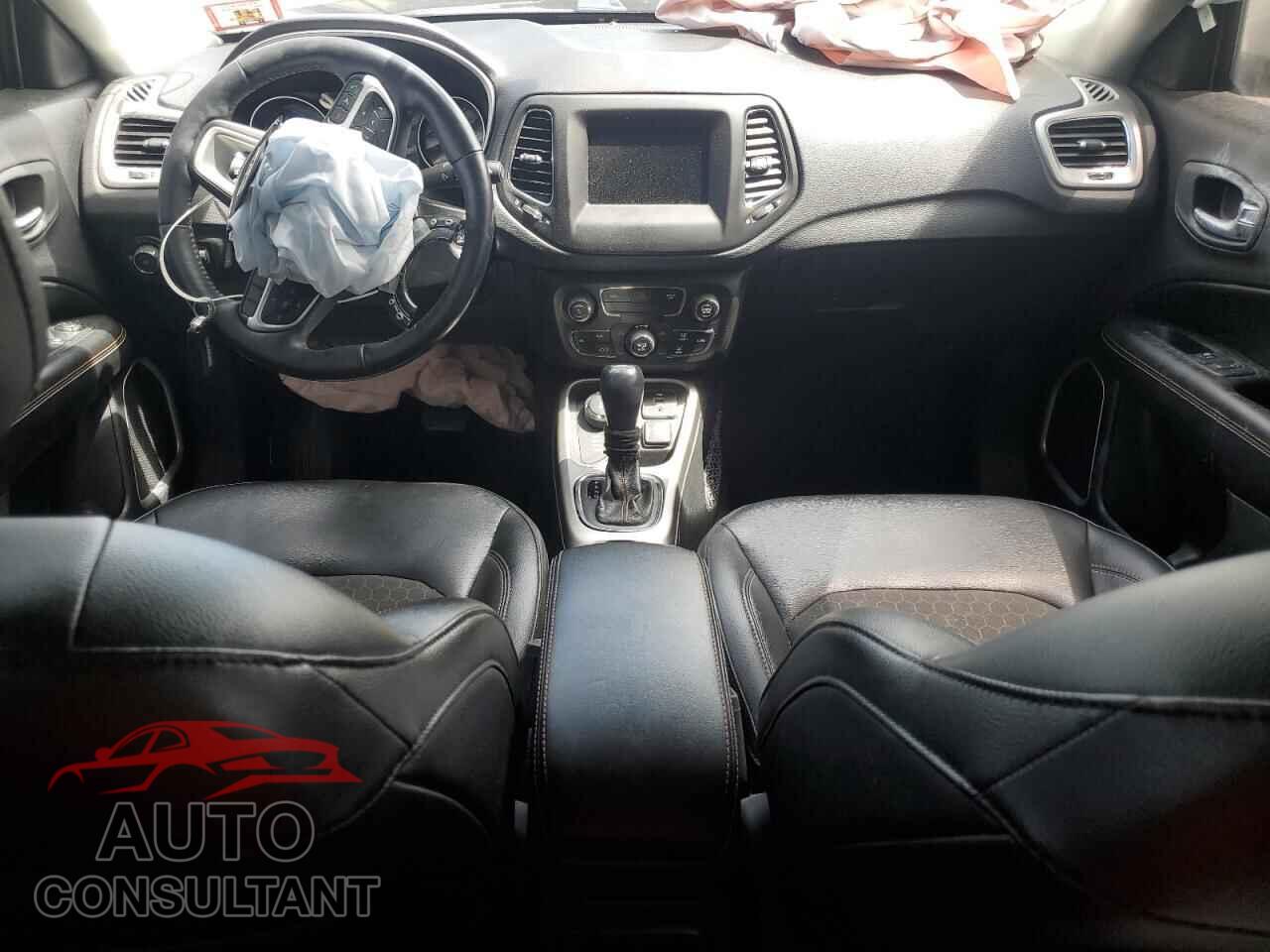 JEEP COMPASS 2018 - 3C4NJDBB3JT147166