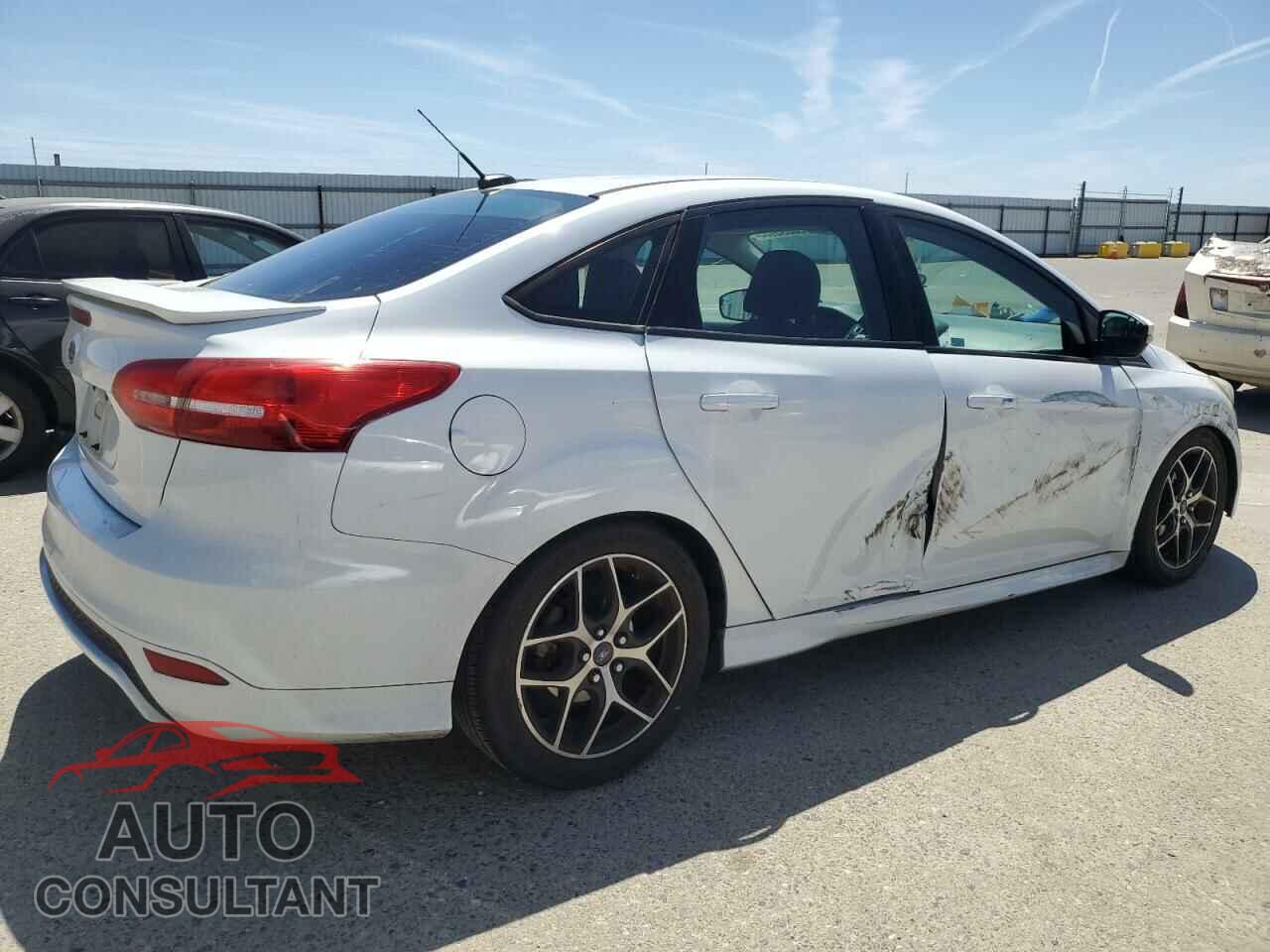 FORD FOCUS 2016 - 1FADP3F22GL329241