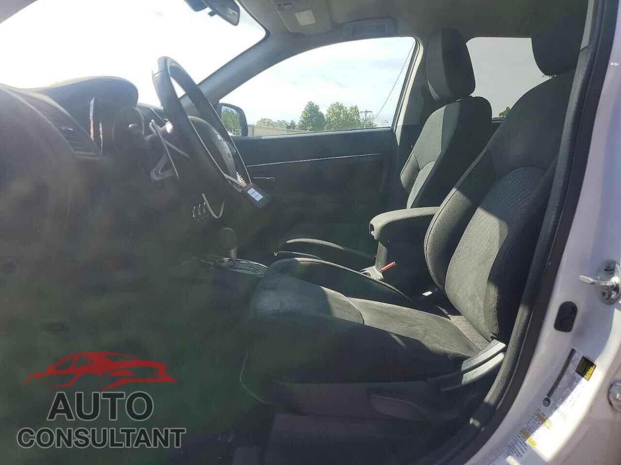 MITSUBISHI OUTLANDER 2015 - 4A4AR4AUXFE011448