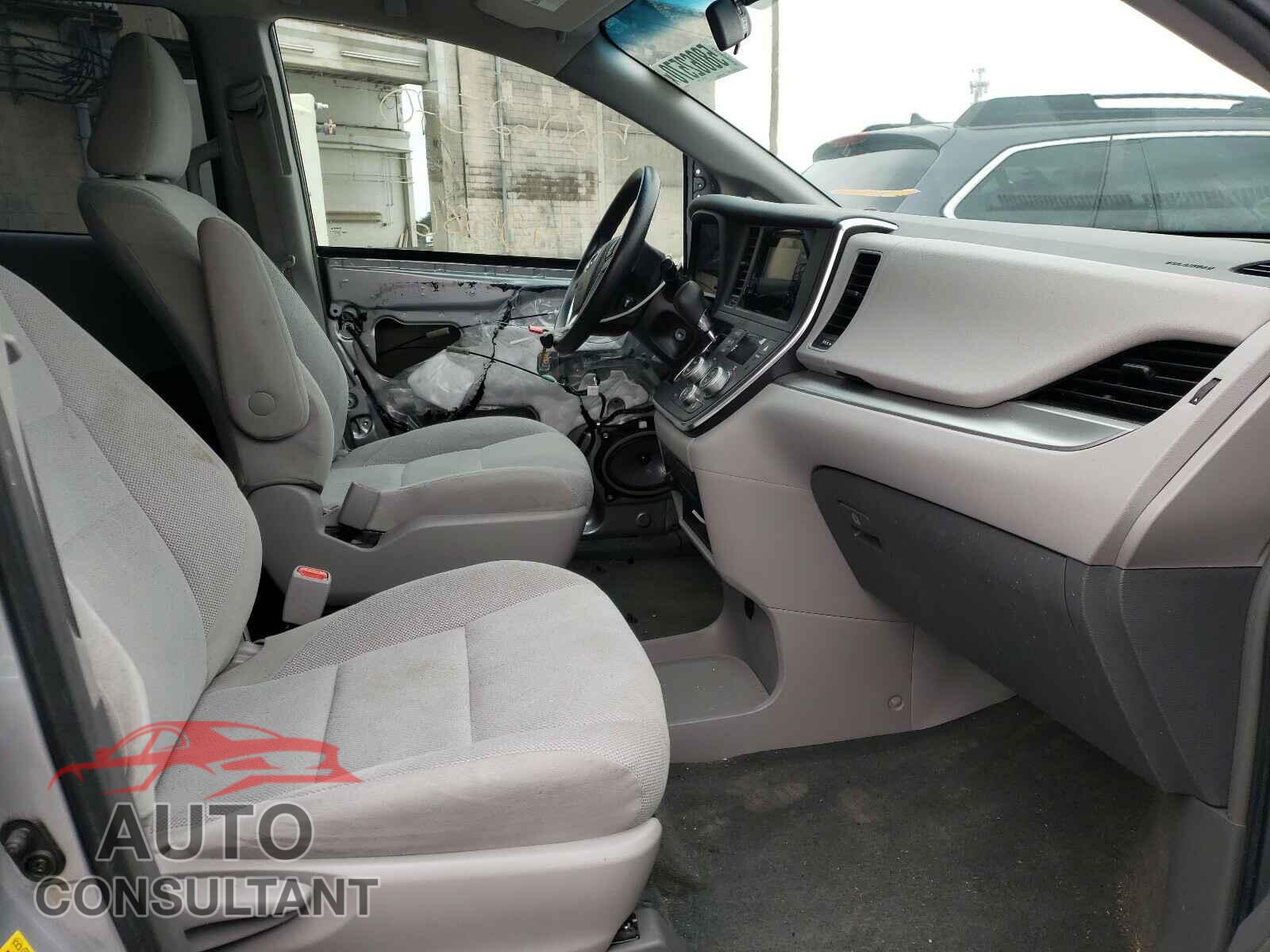 TOYOTA SIENNA 2017 - 5TDZZ3DC4HS843324