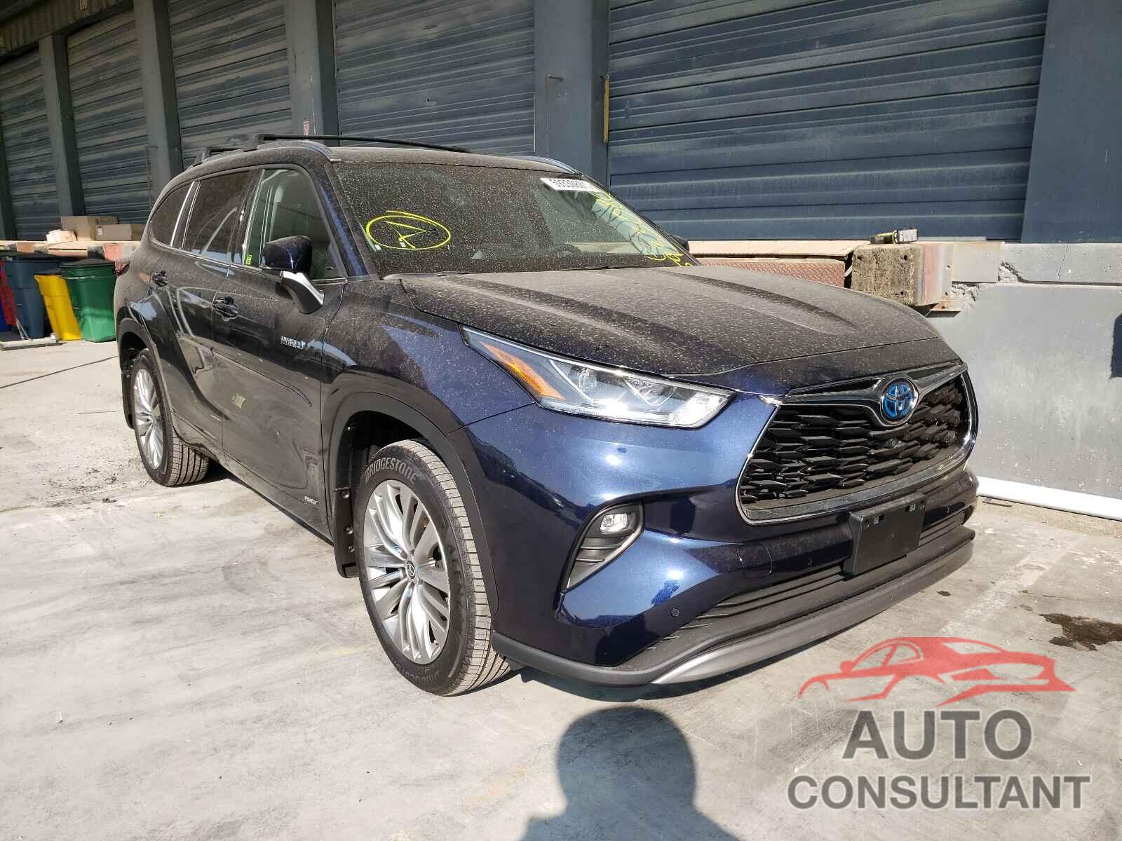 TOYOTA HIGHLANDER 2021 - 5TDEBRCH1MS034585