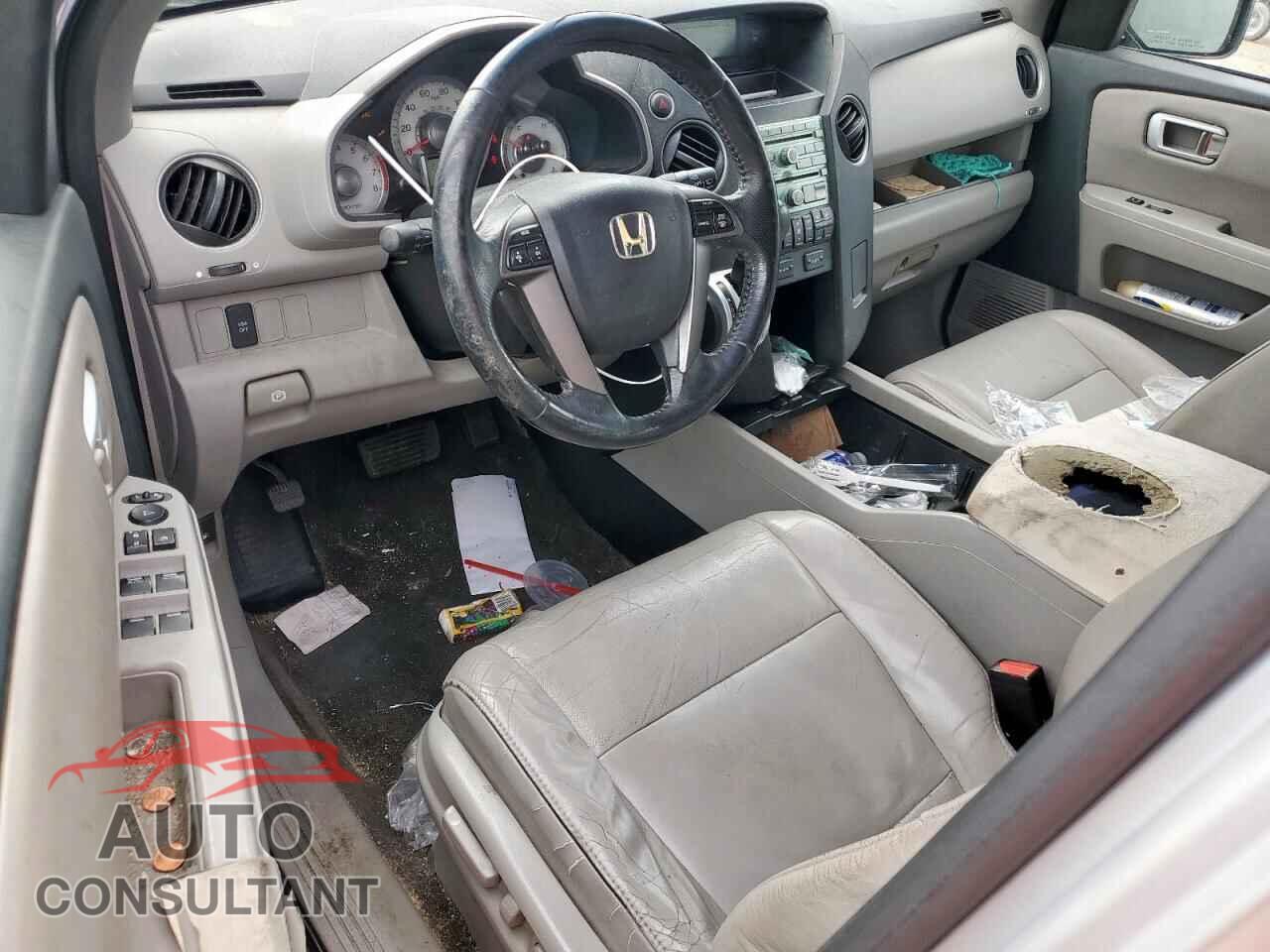 HONDA PILOT 2011 - 5FNYF3H65BB037920