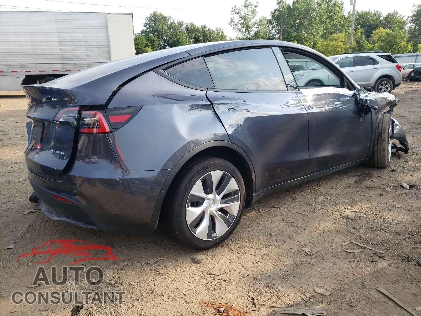 TESLA MODEL Y 2021 - 5YJYGDEE2MF107018